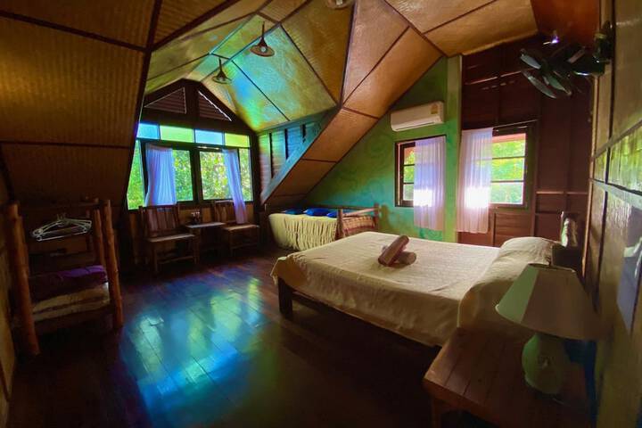 Room 4 of 43