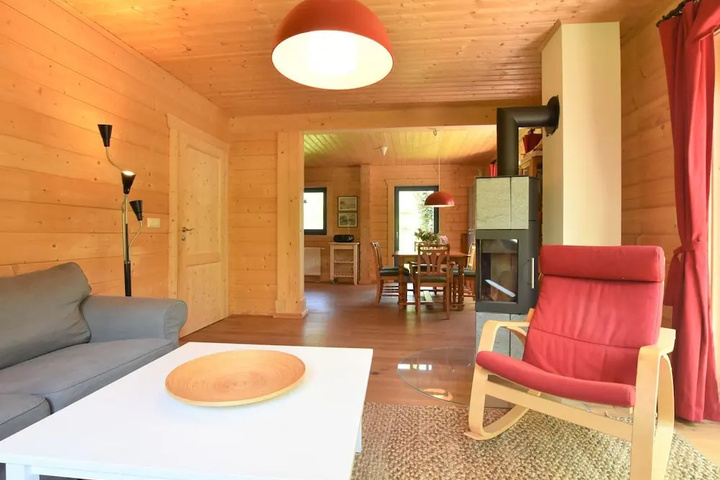 Room 2 of 20