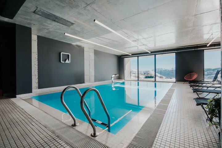 Pool 43 of 69