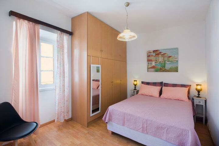 Room 2 of 17