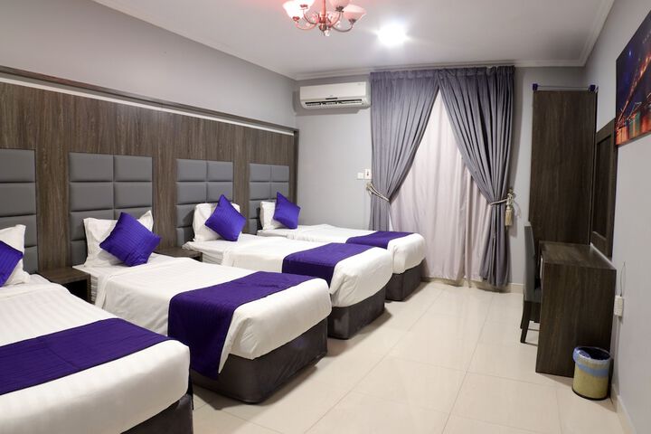 Room 30 of 66