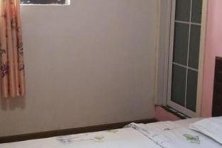 Room 6 of 6