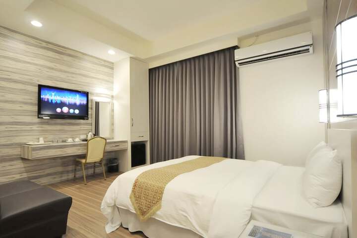 Room 5 of 28