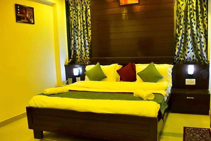 Room 3 of 3