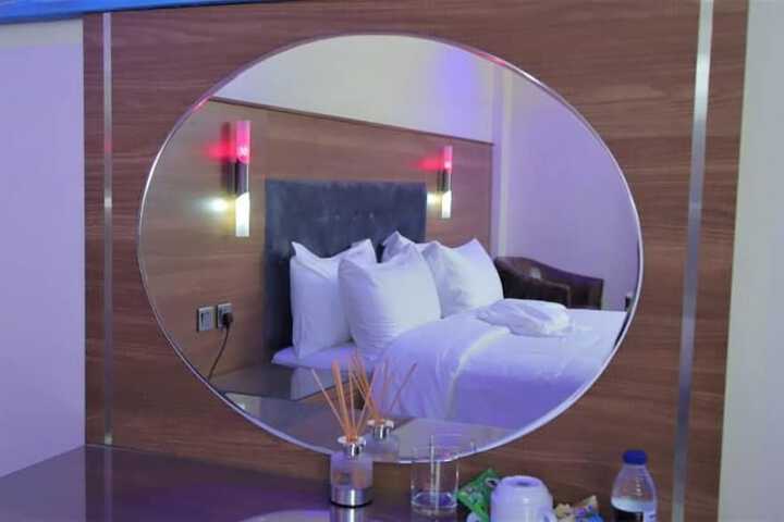 Room 8 of 36