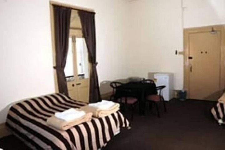Room 8 of 19