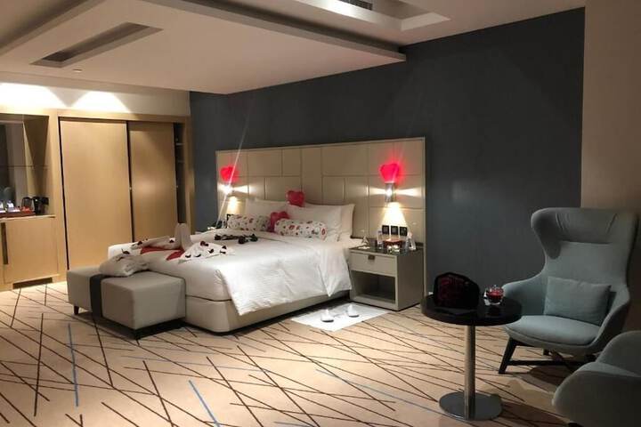 Room 12 of 44