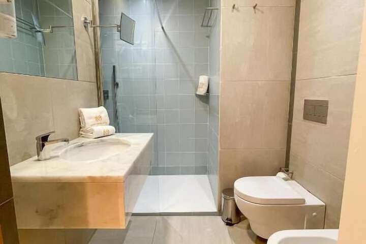 Room 7 of 19