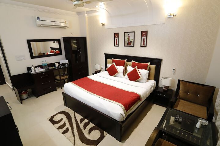 Room 6 of 45