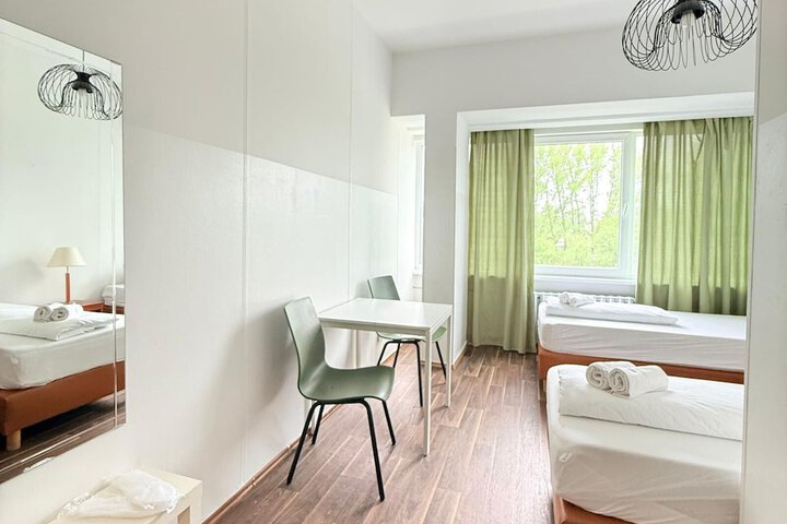 Room 83 of 150