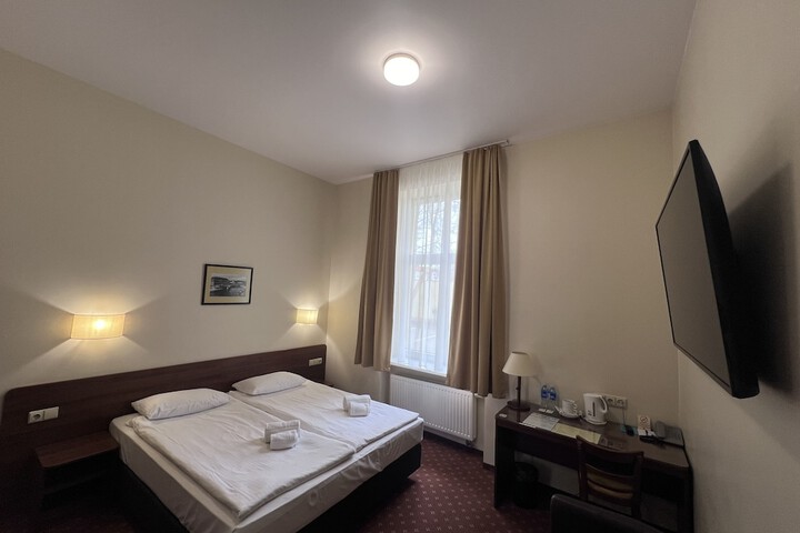 Room 6 of 64