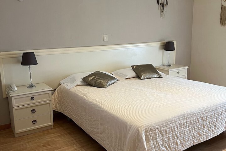 Room 53 of 154
