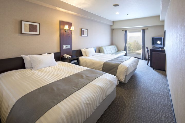 Room 8 of 101