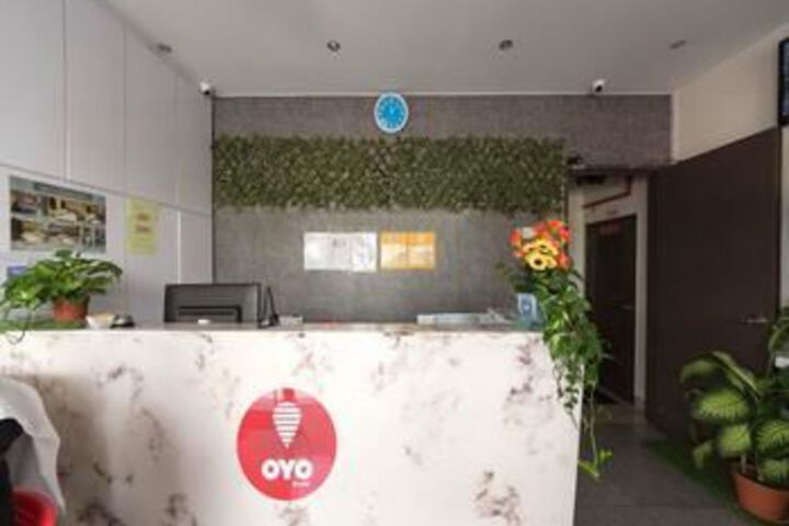 OYO 152 Swiss Cottage Hotel