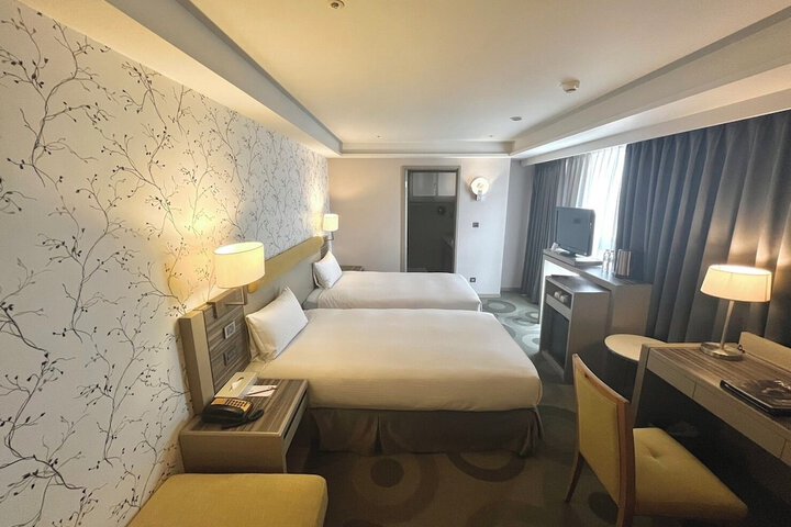Room 25 of 69