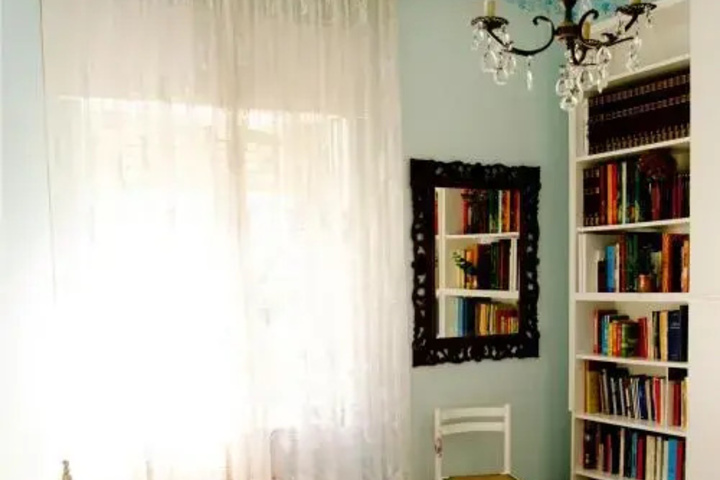 Room 3 of 8