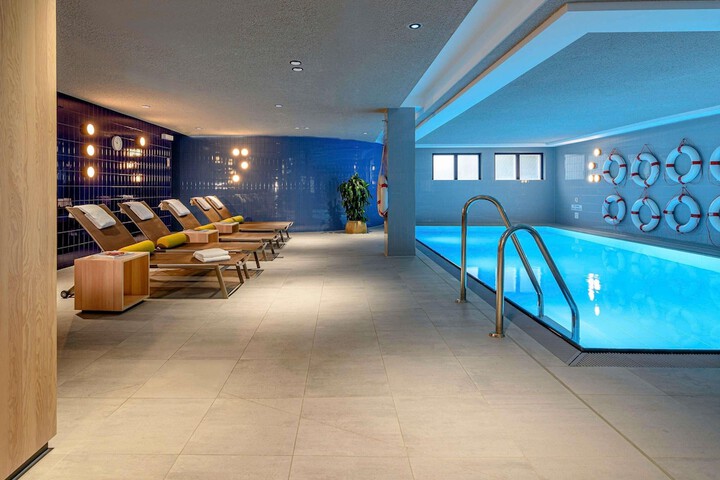 Pool Hotel