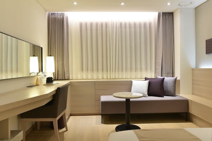 Concierge desk