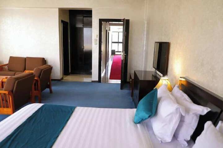 Room 3 of 25