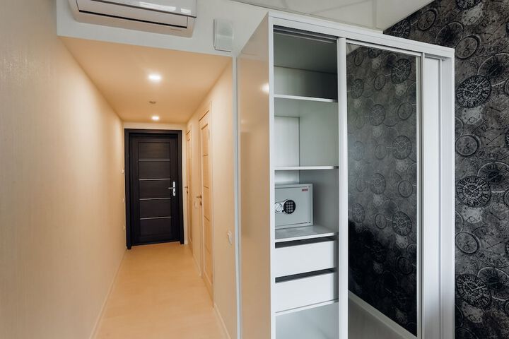 Room 52 of 81