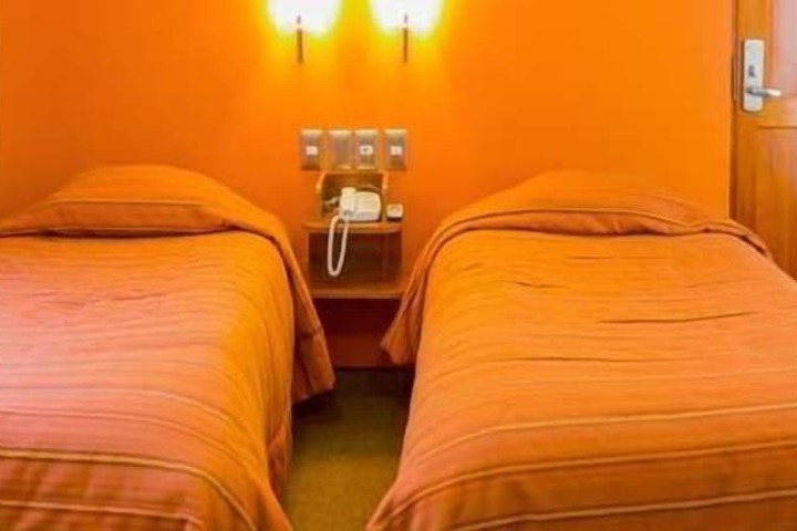 Room 17 of 48