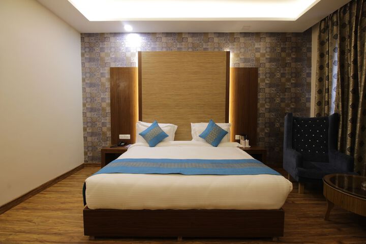 Room 13 of 70