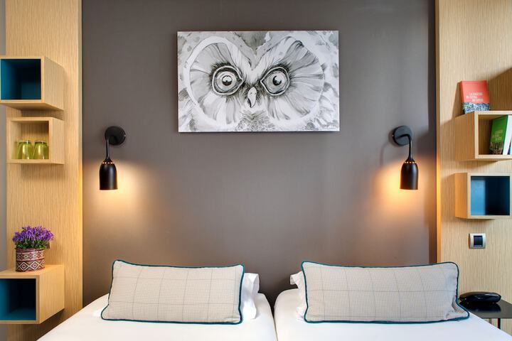 Room 9 of 46