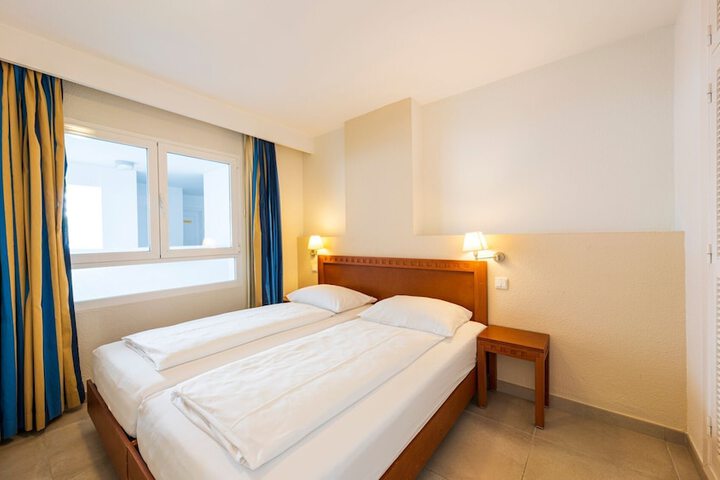 Room 7 of 75