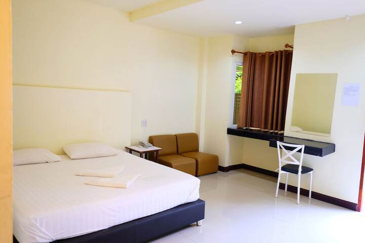 Room 4 of 48