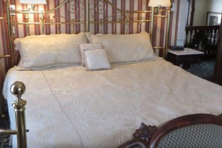 Room 9 of 52