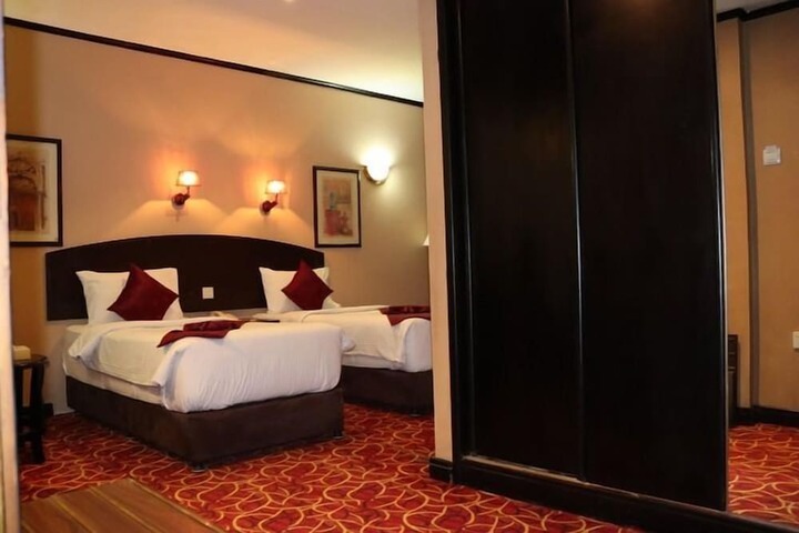 Room 9 of 17