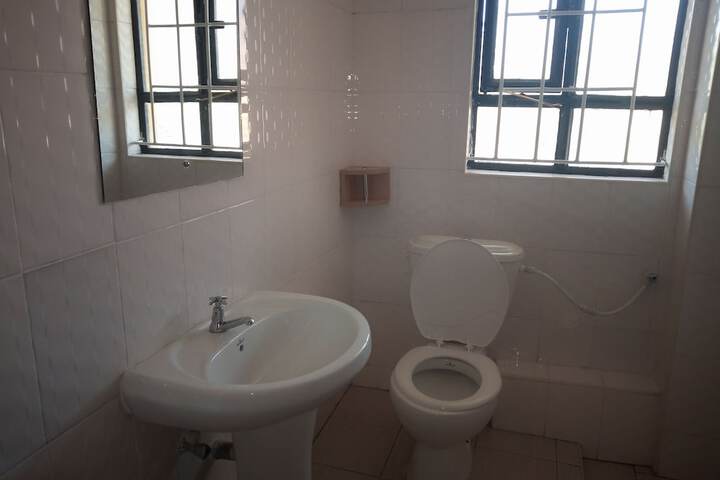 Room 6 of 8