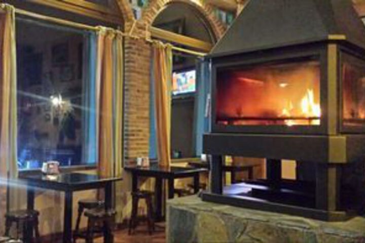 Lounge 81 of 169