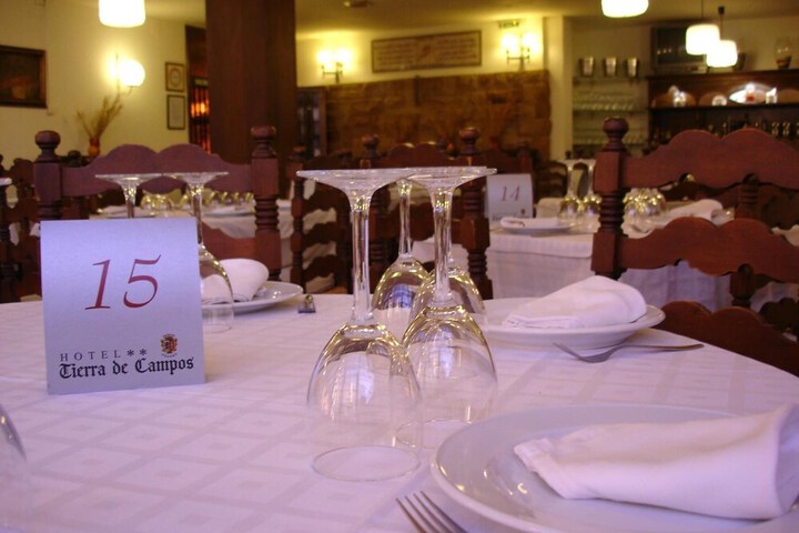 Ballroom/Hall 26 of 30