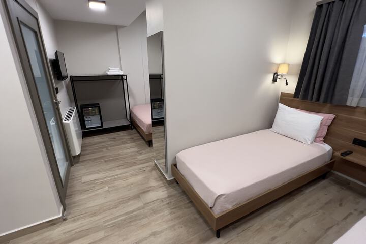 Room 17 of 73