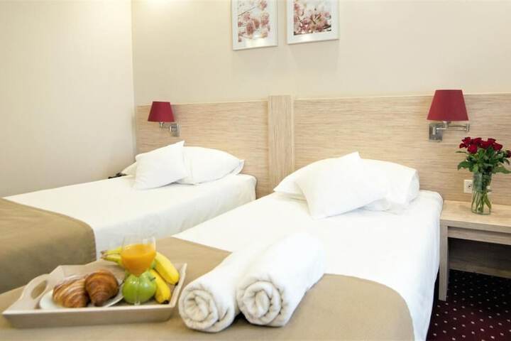 Room 4 of 26