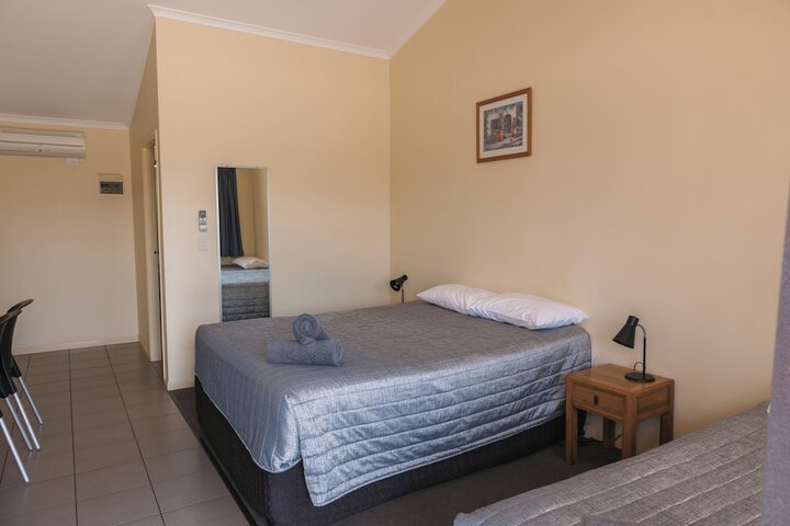Room 6 of 24