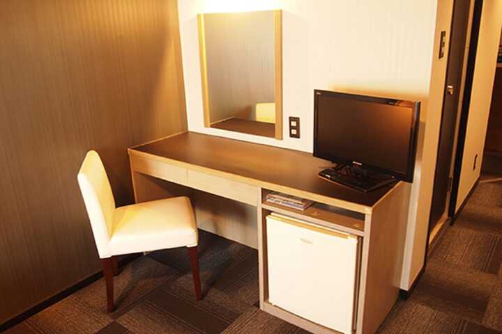 Room 7 of 19