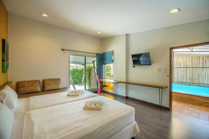 Room 4 of 49