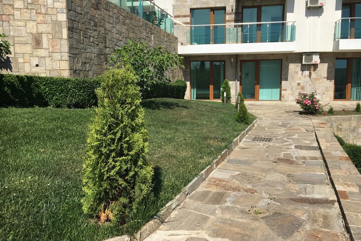 Hotel Exterior 22 of 25