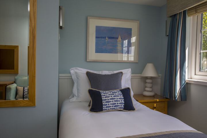 Room 16 of 57