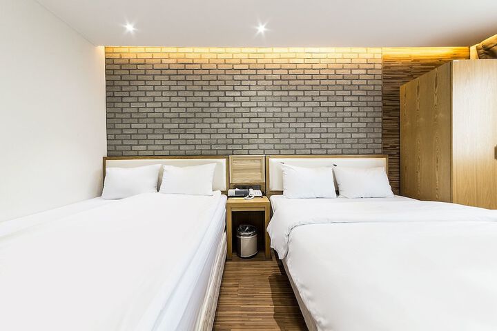 Room 13 of 29