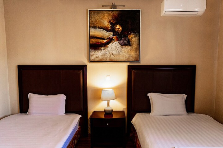 Room 4 of 19