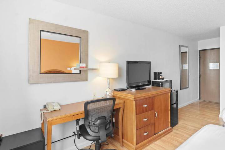 Room 12 of 33