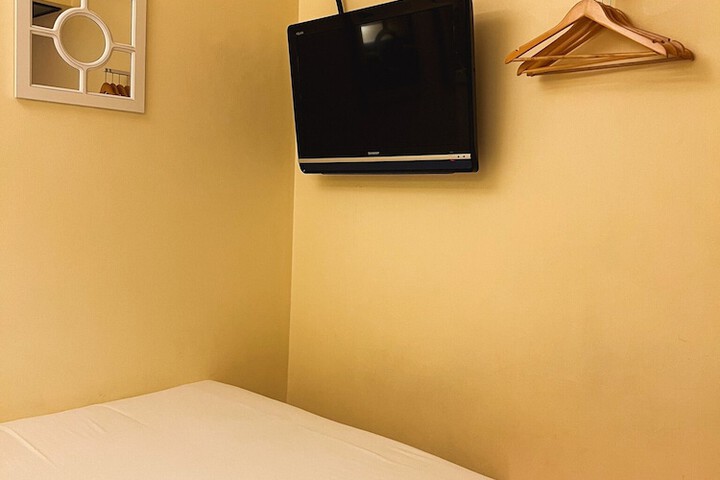 Room 22 of 34