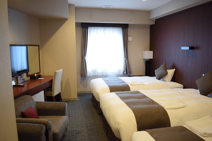 Room 12 of 115