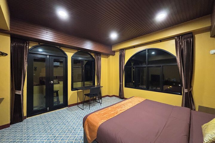 Room 36 of 94