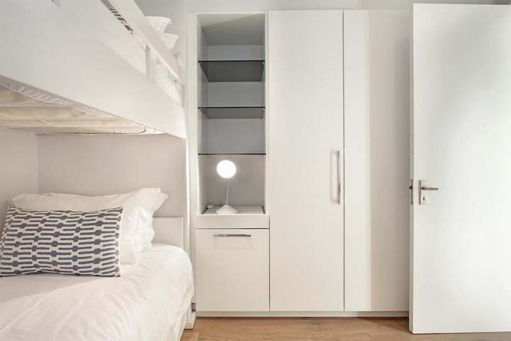 Room 33 of 37