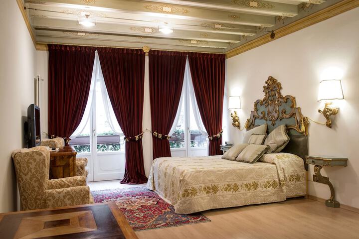Room 27 of 44