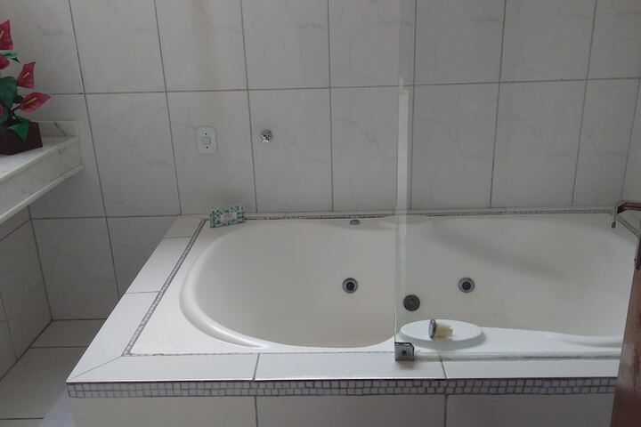 Room 15 of 32